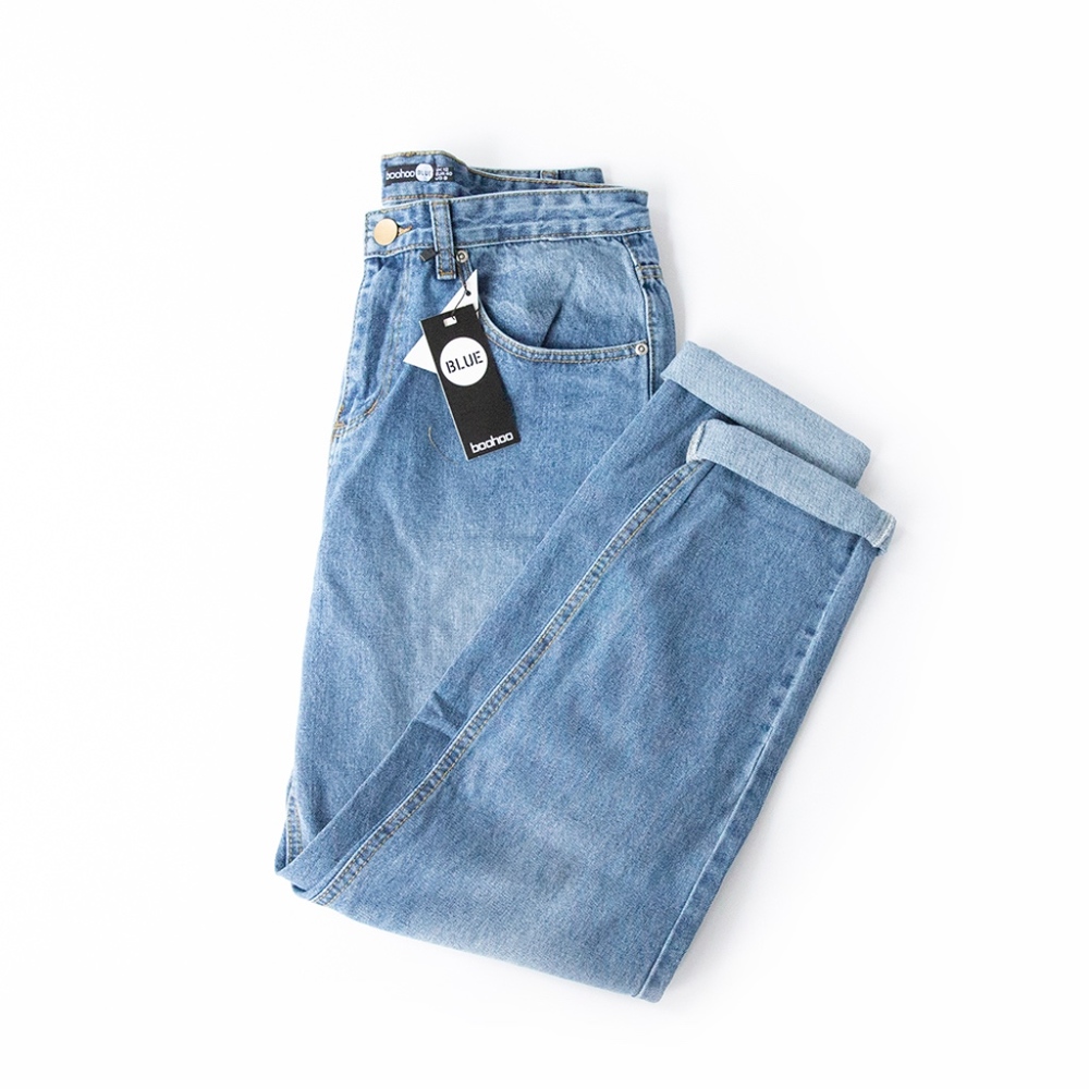 NWT ♡ High Rise Mid Wash Mom Jeans, Size 8, SALE!